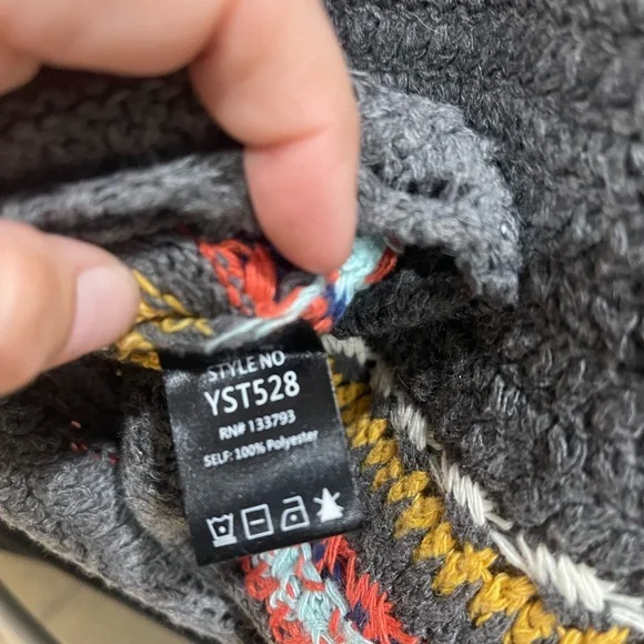 POL Colorful Knit top - Picture 3 of 3